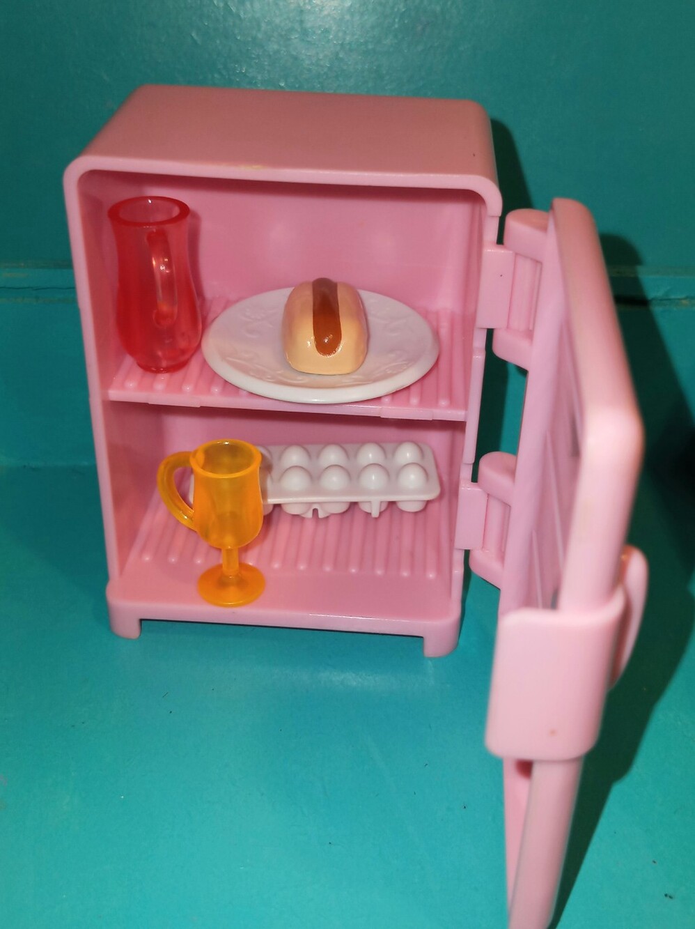 Barbie doll house mini refrigerator with food